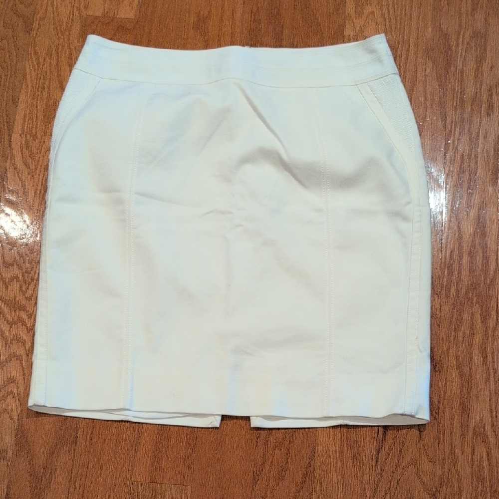 White House Black Market Cream Pencil Skirt
